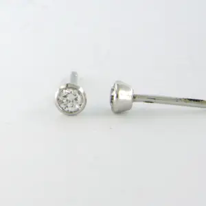 18k wit gouden solitair oorknoppen met briljant geslepen diamant tot. 0.15ct kaufen? Bieten Sie von 170!