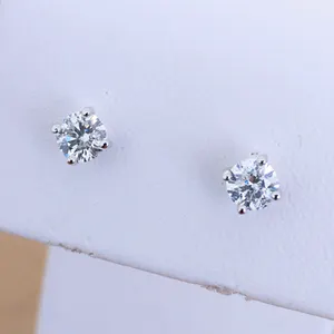0.51 ct Diamond Solitaire Earrings kopen? Bied vanaf 400!