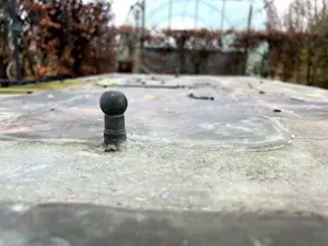 Cor de Ree - bijzondere tafel uitgevoerd met staal en koper kopen? Bied vanaf 200!