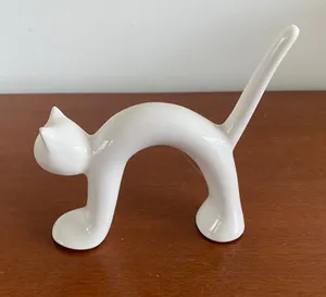 Niet of onleesbaar gesigneerd - Twee katten figuren kopen? Bied vanaf 1!
