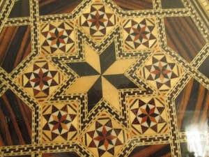 Curiosa - Twee intarsia dienbladen kopen? Bied vanaf 1!