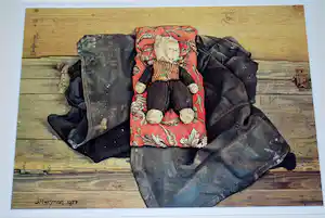 Jopie Huisman - Pop op rood kussentje - prachtig (zuurvrij) ingelijste hoogwaardige giclée vendu pour 65€ !