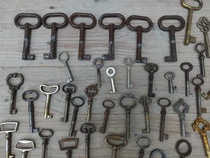 Curiosa - Partij sleutels van diverse afmetingen en metaal soorten. kopen? Bied vanaf 1!