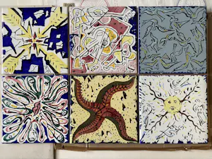 AcheterSalvador Dali - Unieke keramieke set van 6 tegels mét originele doos? Enchérissez de 250!