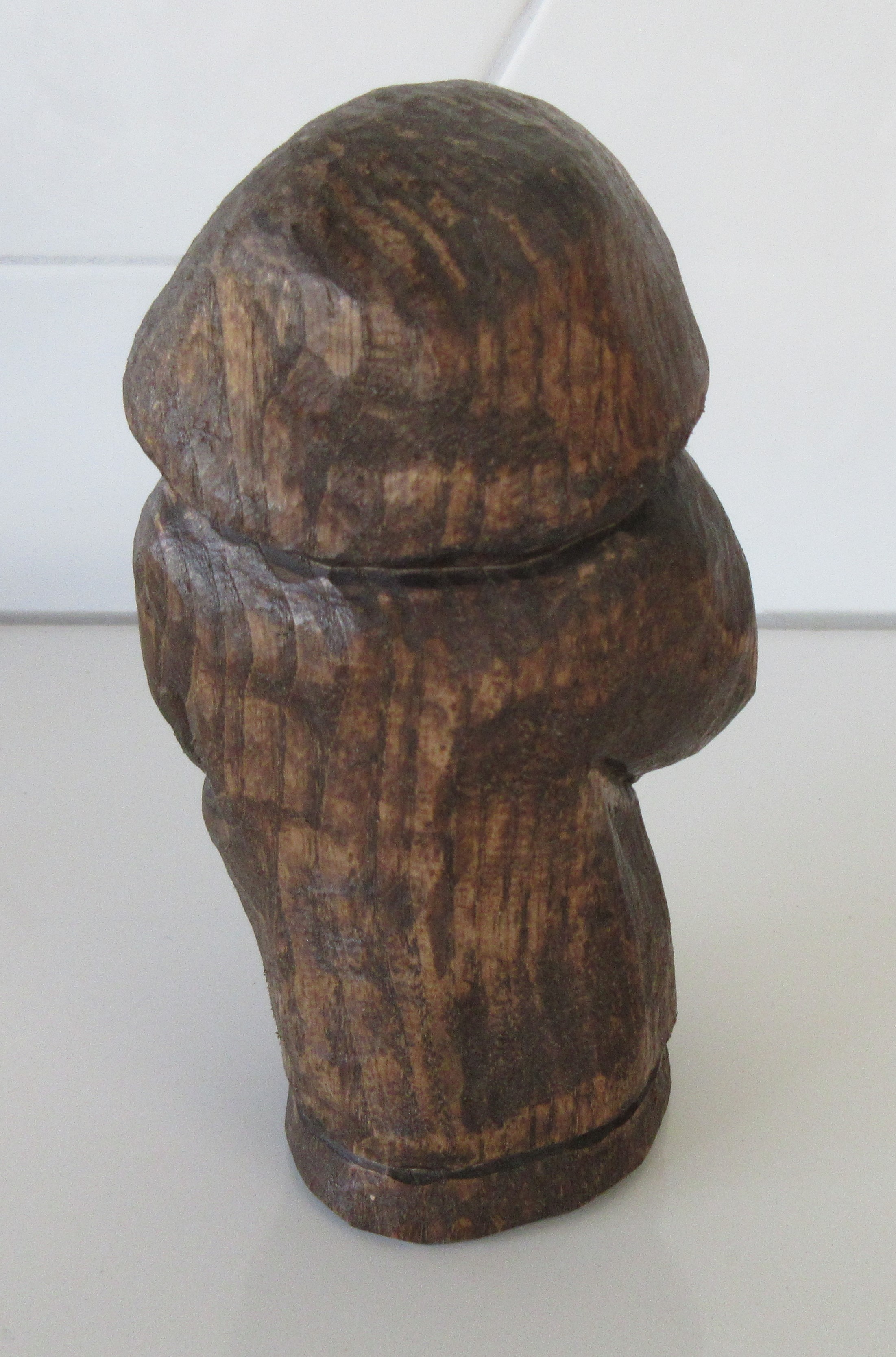 Niet of onleesbaar gesigneerd - Twee handgesneden houten Folk art figuurtjes  kopen? Bied vanaf 1!