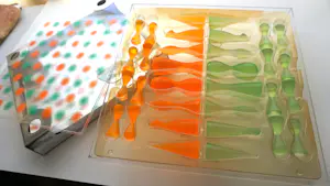 Karim Rashid - orange & green chess set by bozart kaufen? Bieten Sie von 300!
