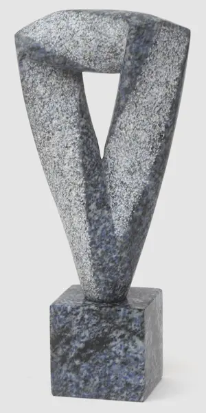 AcheterKarin van Ommeren - Blauw granieten sculptuur: De blauwe driehoek - 2008? Enchérissez de 1000!