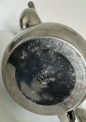 Niet of onleesbaar gesigneerd - Art Deco Style, consisting of teapot-milk jug-sugar bowl - Tin kopen? Bied vanaf 1!