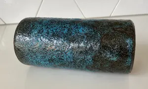 Pieter Groeneveldt - Twee blauwe kokervazen kopen? Bied vanaf 1!