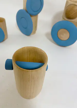 Yvonne van Van Rosse - Zes houten objecten – functionele sculpturen kopen? Bied vanaf 75!