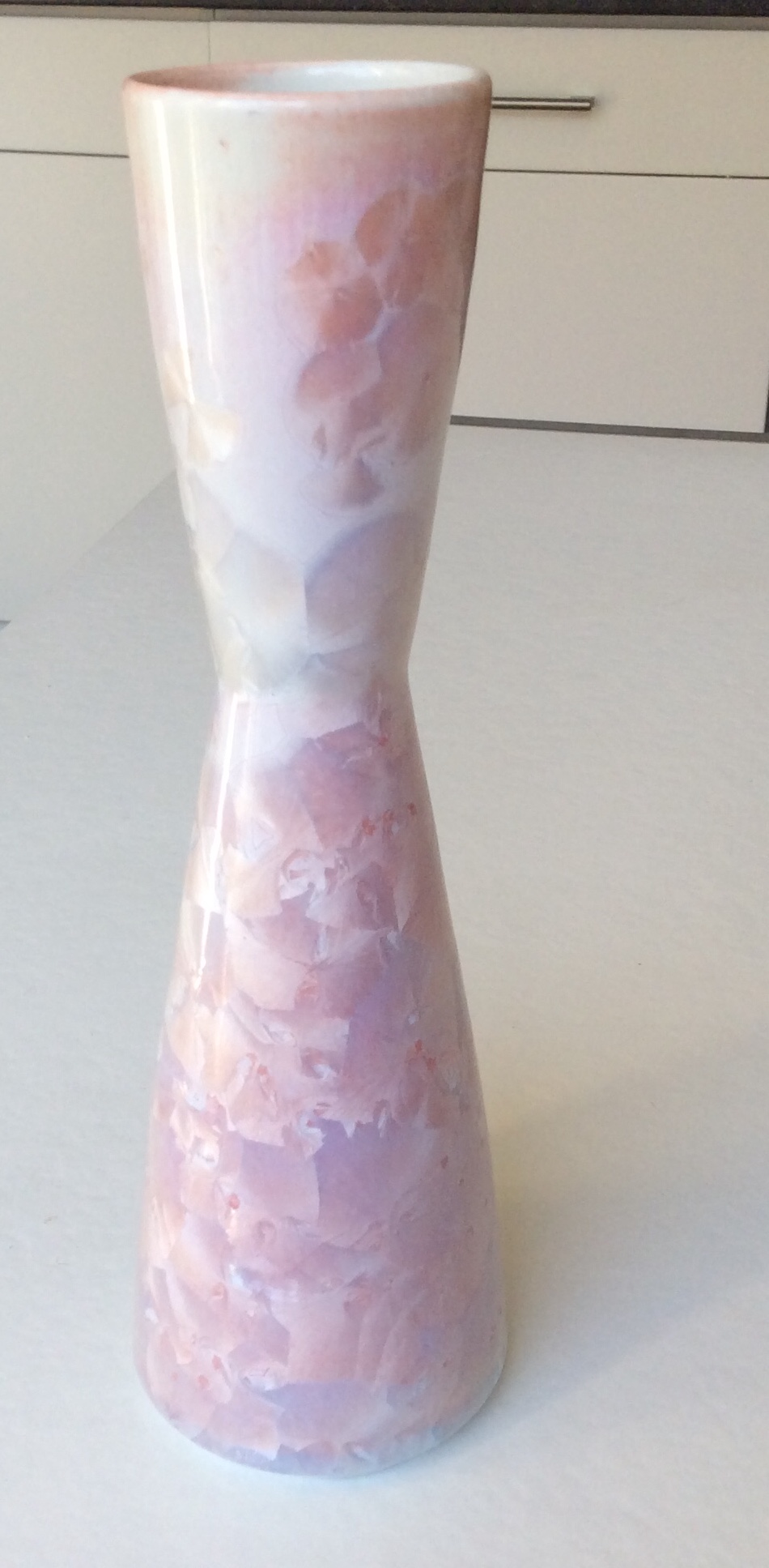 Niet of onleesbaar gesigneerd - Vaas met kristal glazuur verkocht voor € 1!