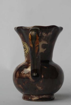 Jasba - kleine schenkkan - hoogglans glazuur - model 156? kopen? Bied vanaf 1!