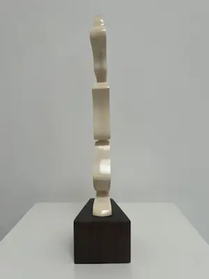 Hil Andringa - kunststof sculptuur | 'zonder titel' kopen? Bied vanaf 1!