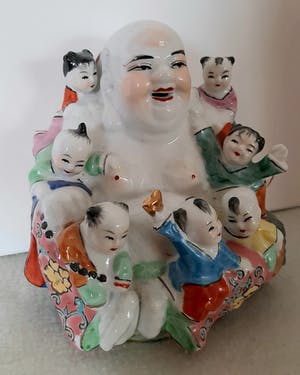 Niet of onleesbaar gesigneerd - Porselein Hotei met kinderen kopen? Bied vanaf 1!