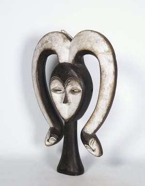 Kwele - Houten initiatiemasker met gestileerde hoorns kopen? Bied vanaf 50!