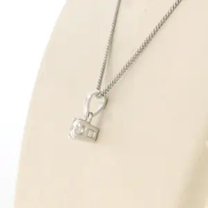 14k witgouden collier met solitairhanger met briljant geslepen diamant 0.10ct kopen? Bied vanaf 190!