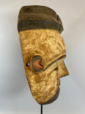 Galoa - 211126 - Tribal used African Galoa mask - Gabon. kopen? Bied vanaf 45!
