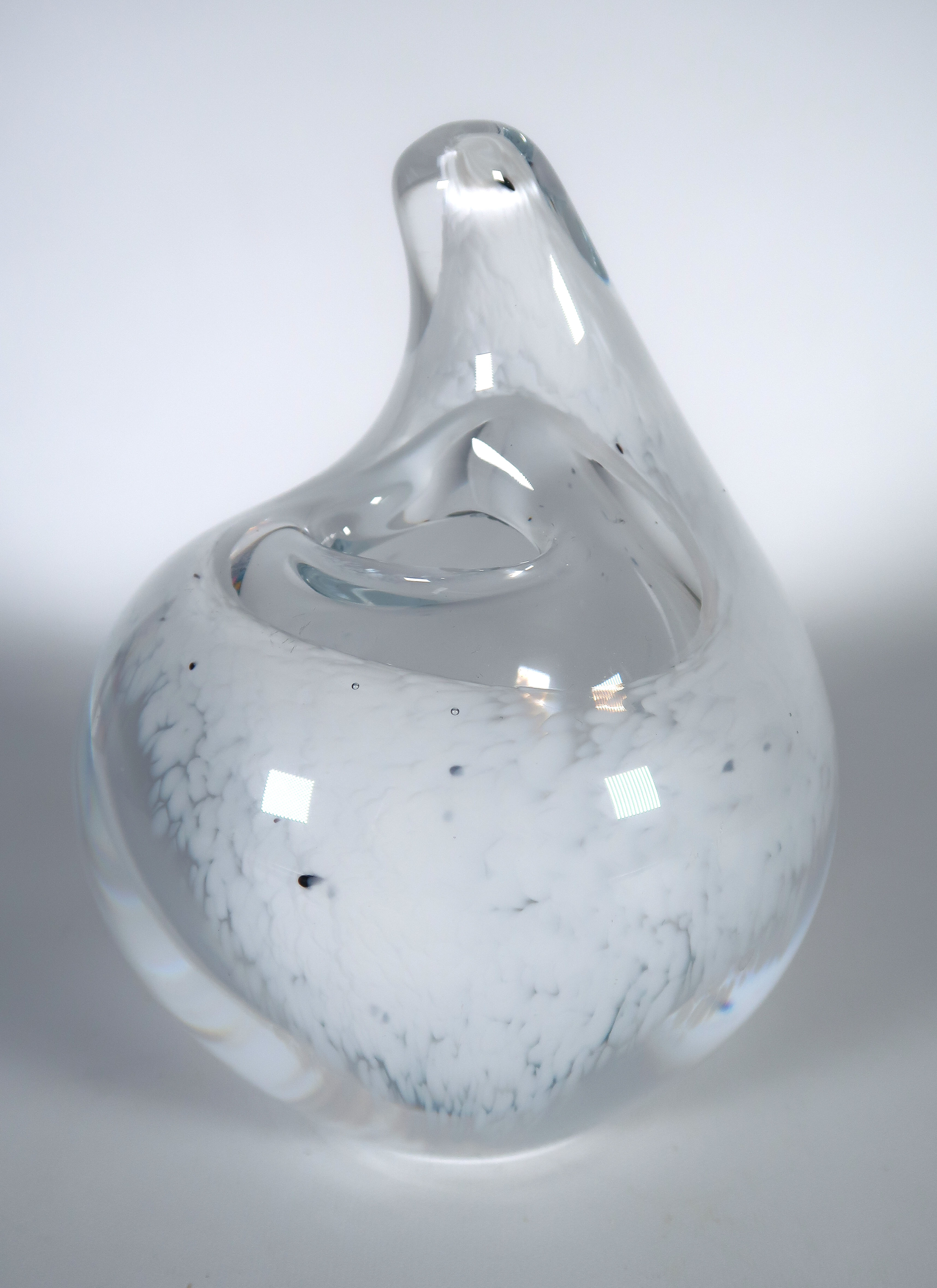Per Lutken - Glas, Druppelvormig object, uitgevoerd door Holmegaard verkocht voor € 1!