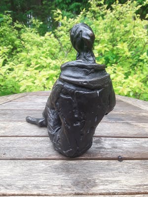 Inka Klinckhard - "Moeder zittend met kind in haar armen". kopen? Bied vanaf 150!