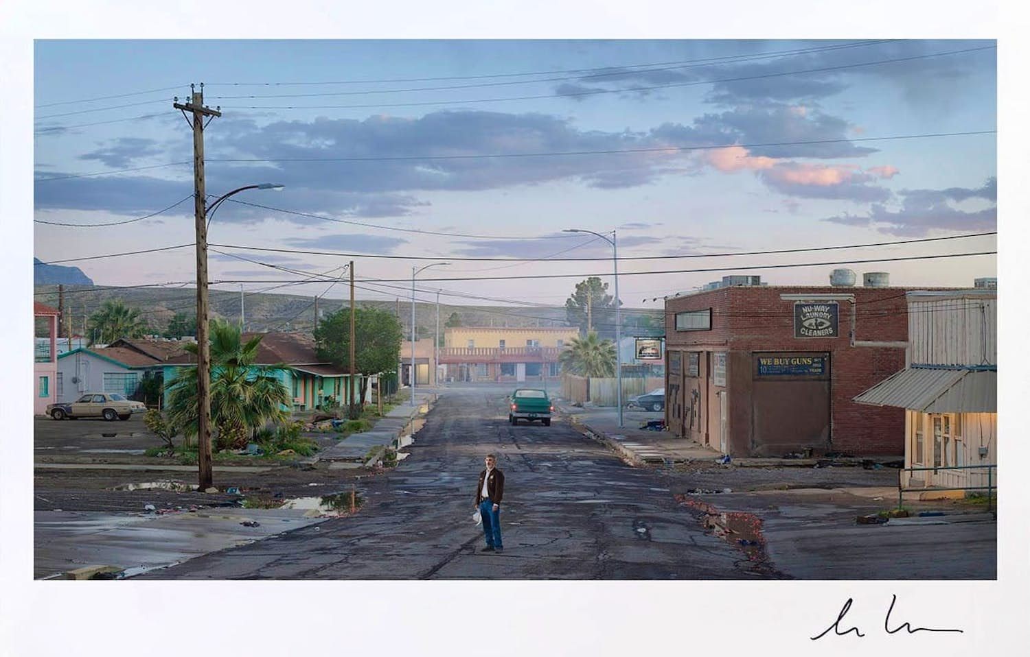 Gregory Crewdson - Eddington (Joaquin Phoenix) - handgesigneerd, groot formaat kopen? Bied vanaf 1500!