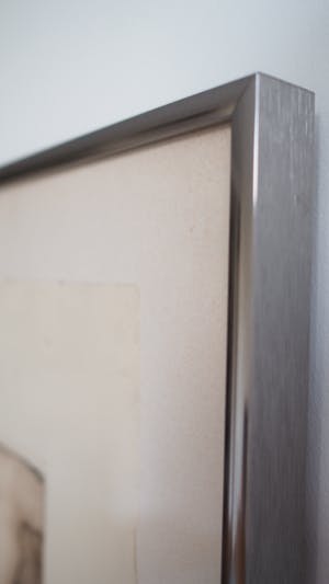 Cees Kortlang - Handgesigneerde kleurenets “Learning to fly” (1989) 7 /50 in metalen lijst kopen? Bied vanaf 75!