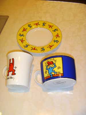 Keith Haring - een mok , een kom en een bord verkocht voor € 25!