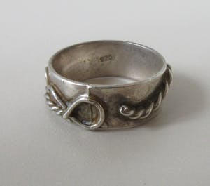 Niet of onleesbaar gesigneerd - Vintage Studio zilveren ring - 1e gehalte zilver (925) kopen? Bied vanaf 1!