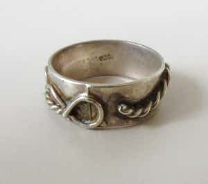 Niet of onleesbaar gesigneerd - Vintage Studio zilveren ring - 1e gehalte zilver (925) verkocht voor € 1!