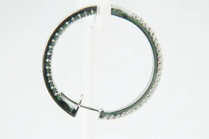 Exclusief paar massief 14 Krt witgoud & diamanten oorstekers - 0.80ct E/VS kopen? Bied vanaf 580!