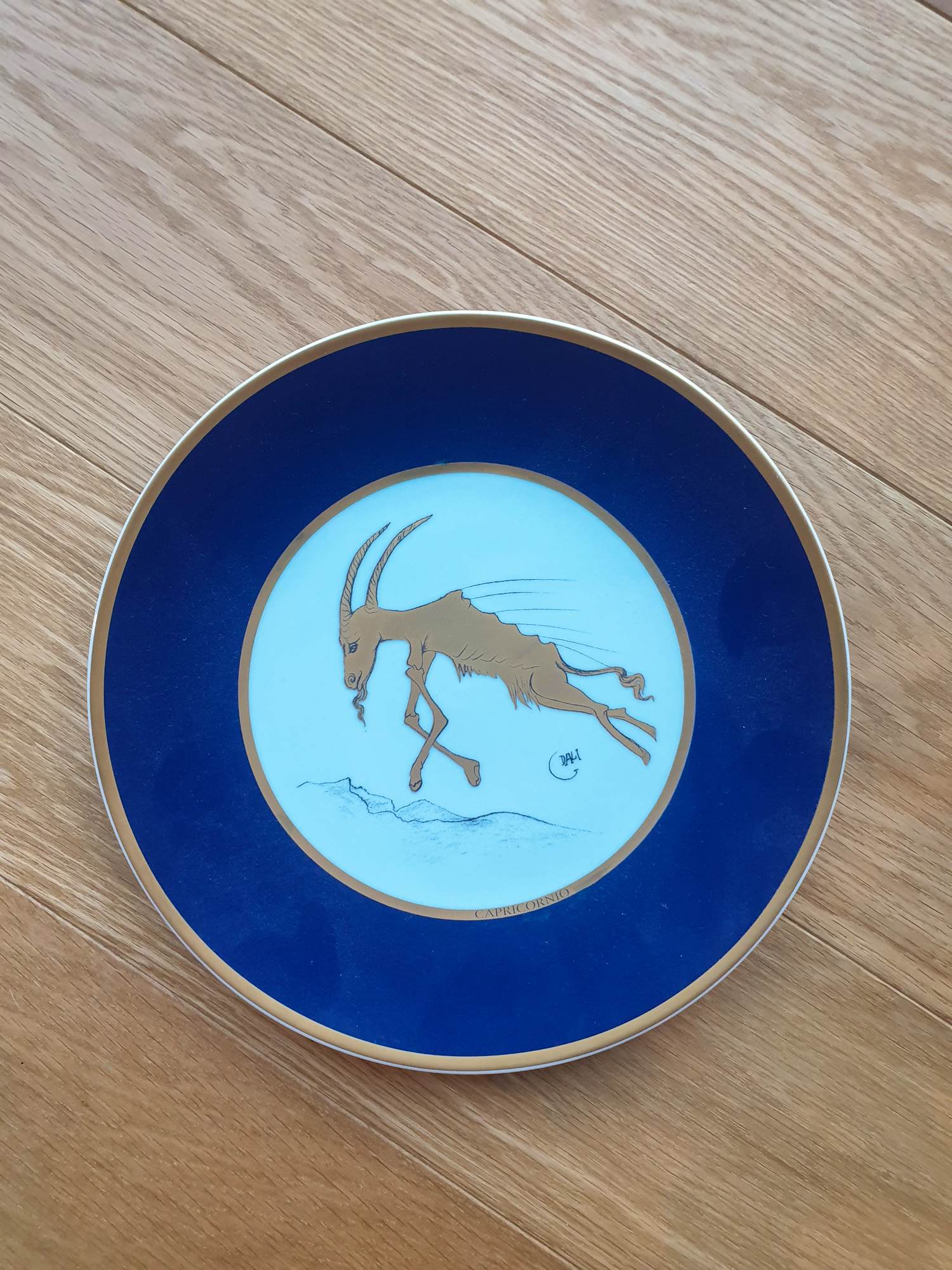 Salvador Dali - Porseleinen bord "Steenbok" diameter 21 cm kopen? Bied vanaf 50!
