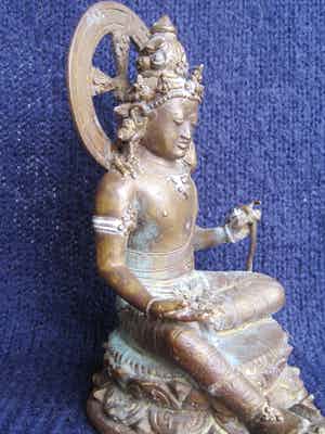 Brons (Onbekend) - Bodisathva Padmapani de Lotusdrager verkocht voor € 110!