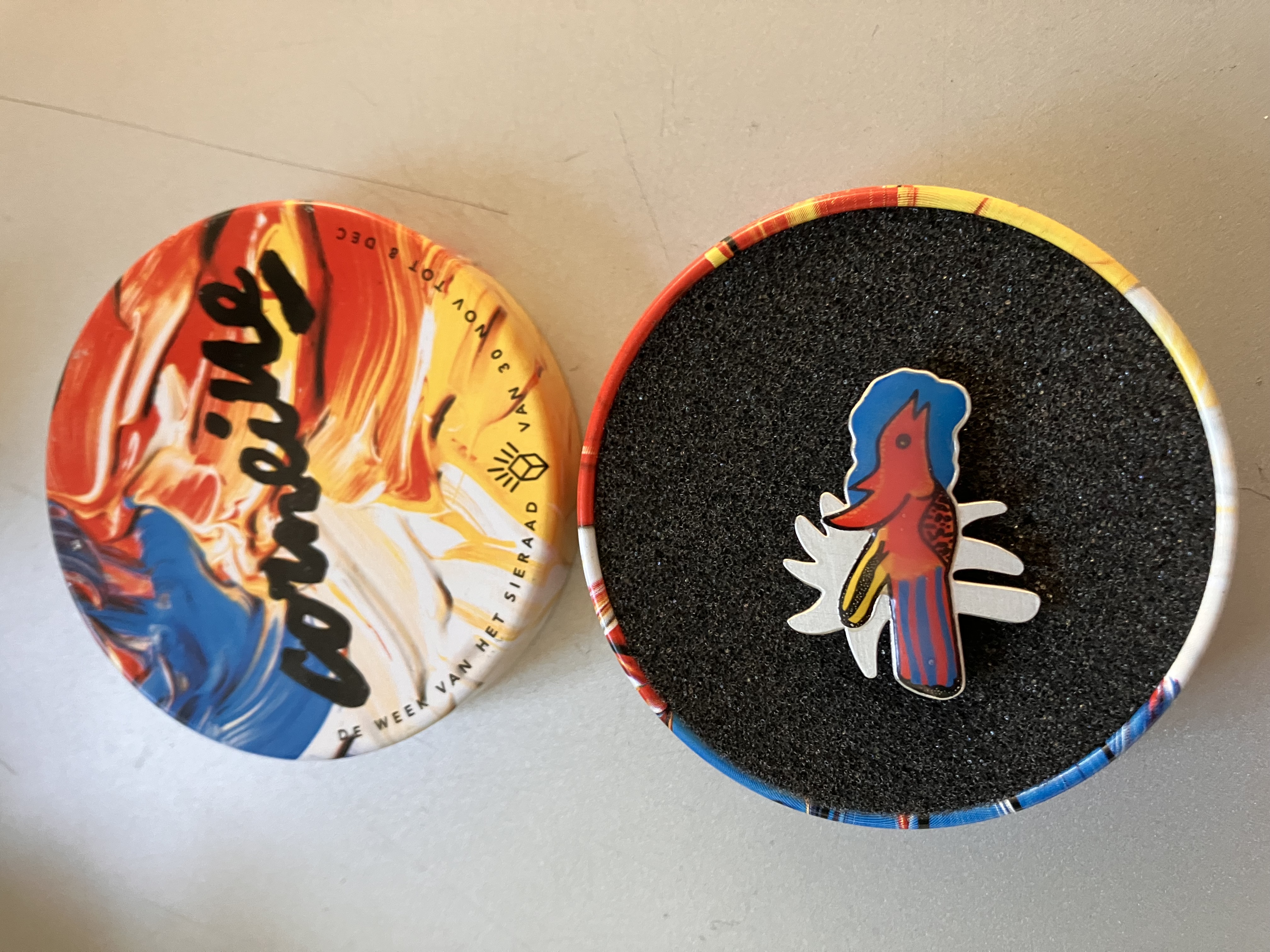 Buy Corneille - Broche , sieraad van 2002? Bid from 65!