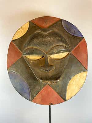 Eket - ROUND African Mask from the EKET People - Liberia. verkocht voor € 45!