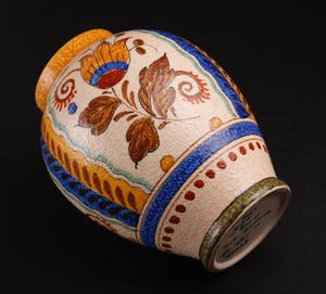 Plateelbakkerij Zuid-Holland - Vaas met floraal decor 'JOMA' | Nederland | 1957 kopen? Bied vanaf 19!