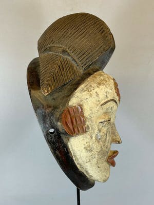 Punu - 210426 - African female mask from the Punu - Gabon. kopen? Bied vanaf 75!
