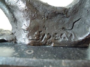 Brons (Onbekend) - Gesigneerd bronzen beeld - Naakte vrouw die vlucht voor golf water kopen? Bied vanaf 65!