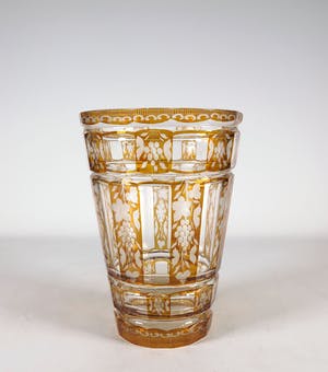 Niet of onleesbaar gesigneerd - Kristal, Geslepen Boheems vaas met blader en fruit decor kopen? Bied vanaf 10!