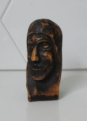 Niet of onleesbaar gesigneerd - Art deco zwart gelakte gegoten presse papier van een kop kopen? Bied vanaf 10!