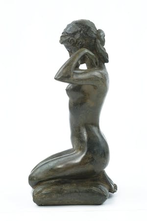 Pierre Chenet - Bronzen beeld van vrouwelijk naakt met halsketting kopen? Bied vanaf 295!