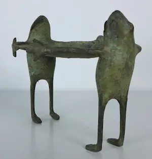 Onbekend - metalen schaaltje met kikkers en lelieblad kopen? Bied vanaf 50!