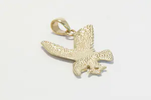 07 - Mooi gedetailleerde 14 karaat bi-color gouden adelaar hanger kopen? Bied vanaf 95!