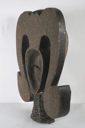 Kwele - Ekuk masker omgeven met omgeslagen hoorns kopen? Bied vanaf 1!