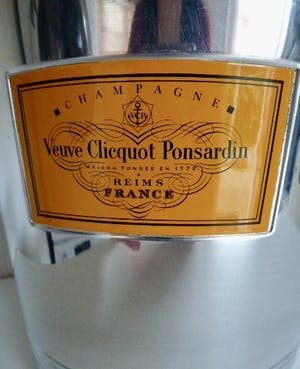 Niet of onleesbaar gesigneerd - Vintage champagne ijsemmer VCP “Veuve Clicquot Ponsardin” kopen? Bied vanaf 1!