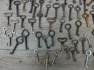 Curiosa - Partij sleutels van diverse afmetingen en metaal soorten. kopen? Bied vanaf 1!