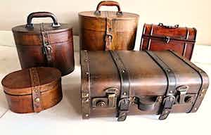 Vijf  retro Koffertjes - Hout, Leer, Skai Messing beslag - PRIJS VERLAAGD verkocht voor € 89!