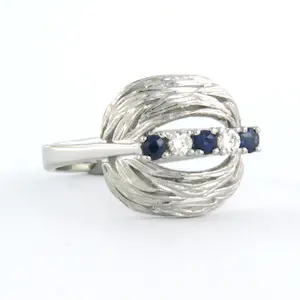 14k wit gouden ring met saffier en briljant geslepen diamanten 0,10ct - rm 17.75 kopen? Bied vanaf 270!