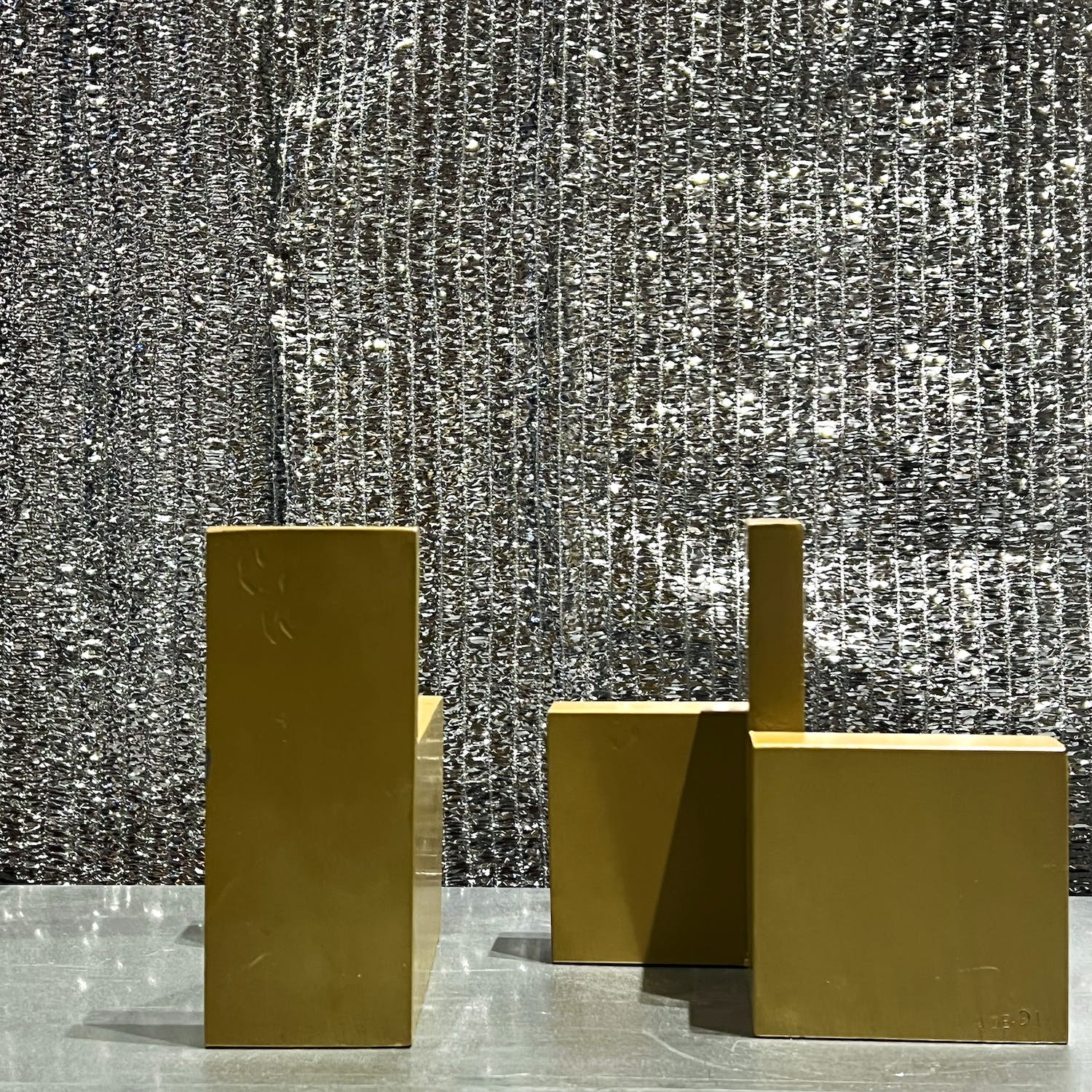 Adine Engelman - 2 objecten, ijzer (architectonische compositie) kopen? Bied vanaf 125!