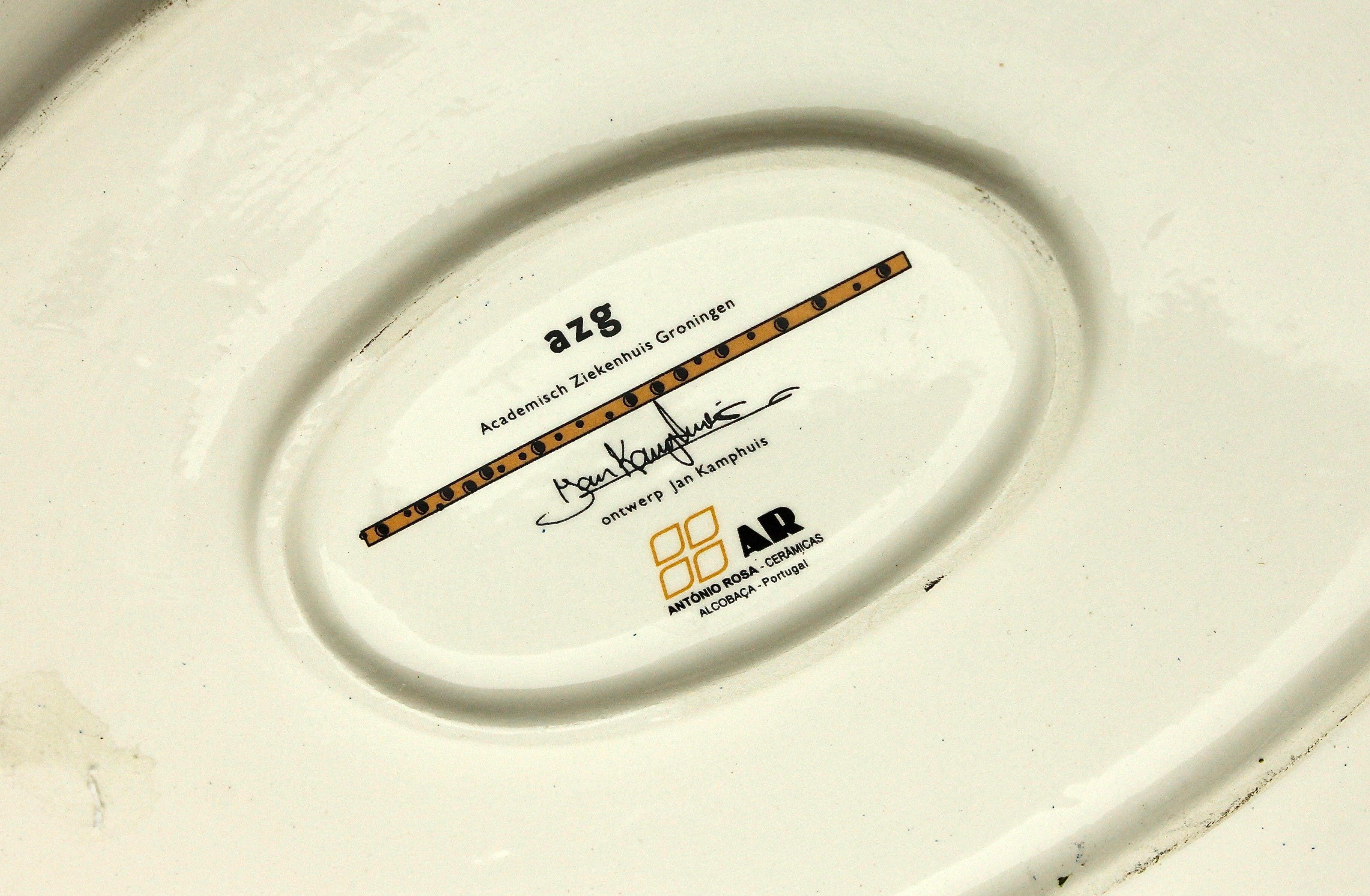 Jan Kamphuis - Grote schaal met floraal decor - 1980's kopen? Bied vanaf 9!