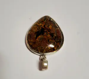 Nieuwe  hartvormige  hanger met gouden Pietersiet  in 925  Zilver kopen? Bied vanaf 50!