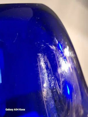 Niet of onleesbaar gesigneerd - Blauwe “zakdoek” vaas kopen? Bied vanaf 10!